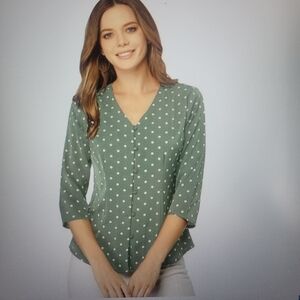 Allegra K Green and White Top with Elegant Design